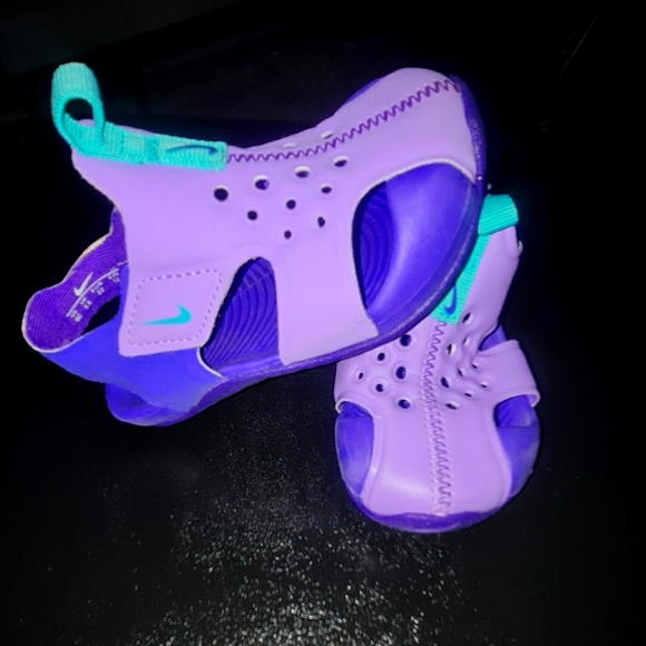 Nike Infant sandal - Picture 2 of 3